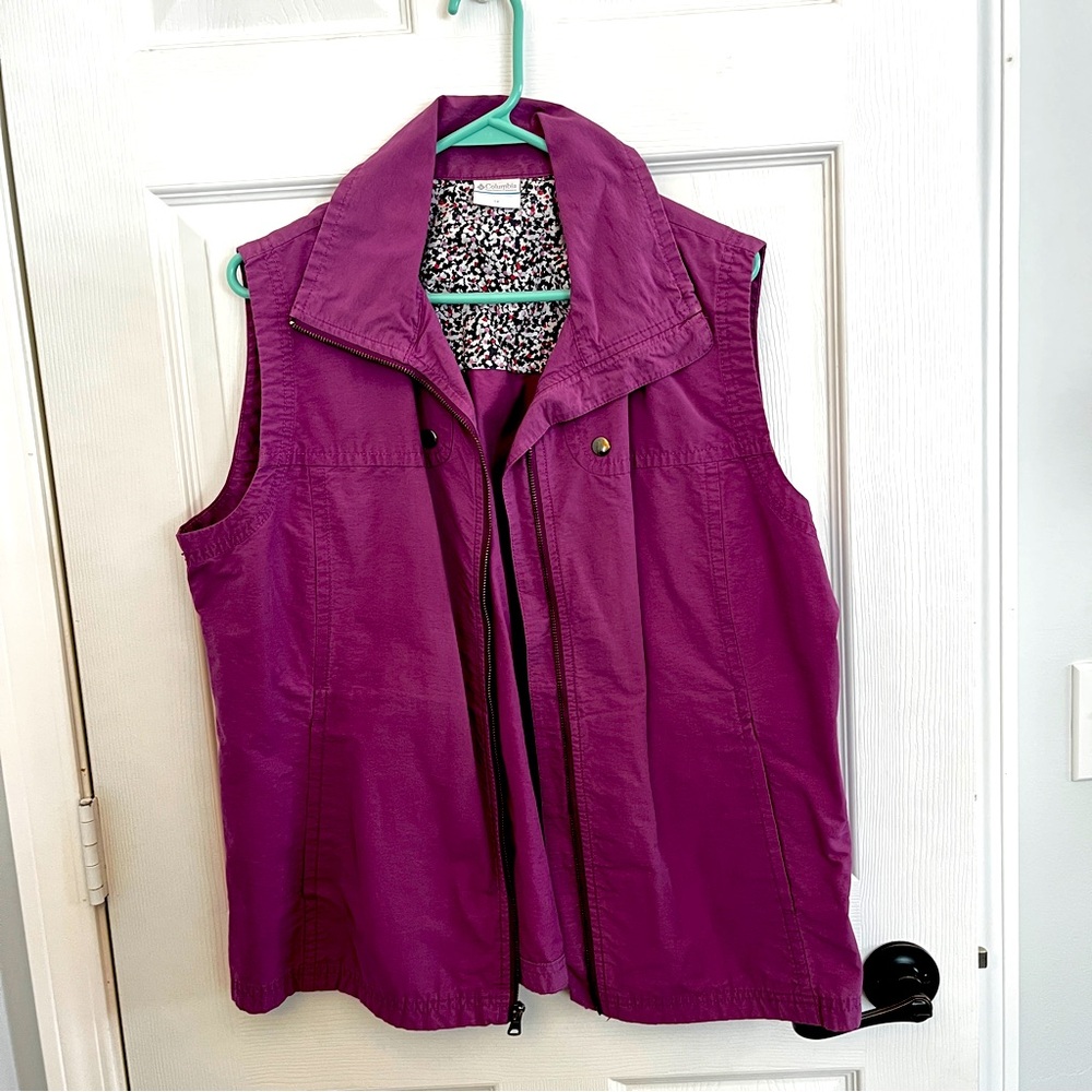 Columbia lightweight purple vest